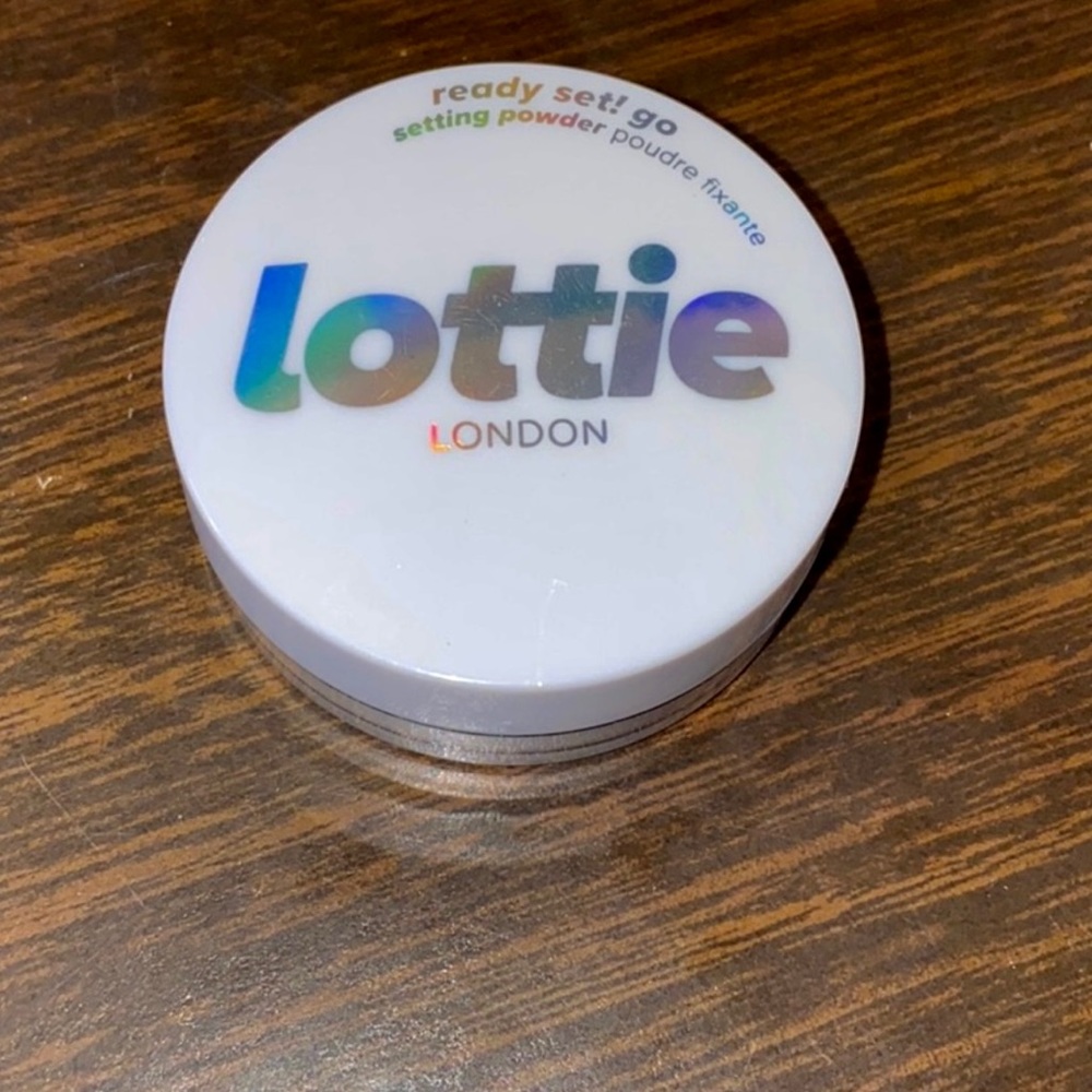 💙Lottie London Ready Set Go Loose powder